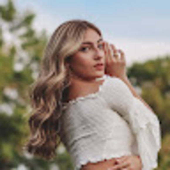 Profile Picture of Alex Woznyk (@alexwoznyk10) on Poshmark