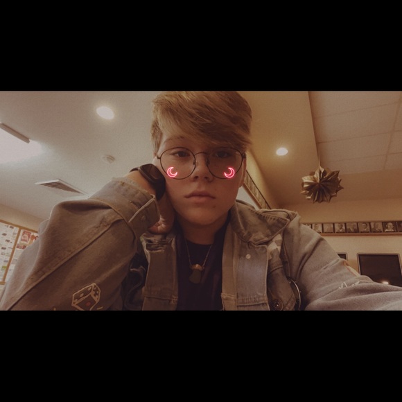 Profile Picture of Brady Wisecarver (@bradywisecarver) on Poshmark