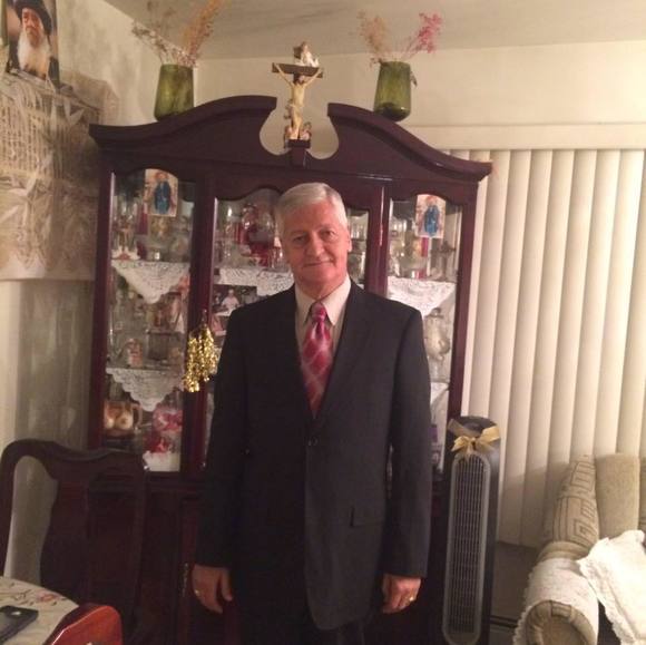 Profile Picture of Sam Attalla (@samattalla) on Poshmark