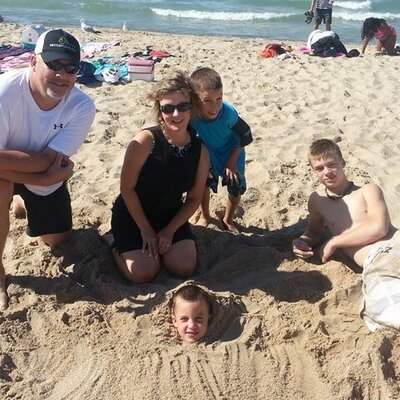 Profile Picture of Angela Gaghan (@angelagaghan2) on Twitter