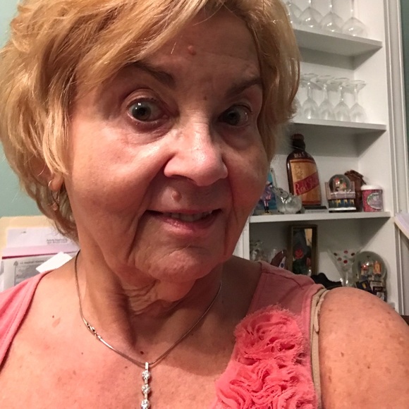 Profile Picture of Janice Bailey (@3legal610) on Poshmark