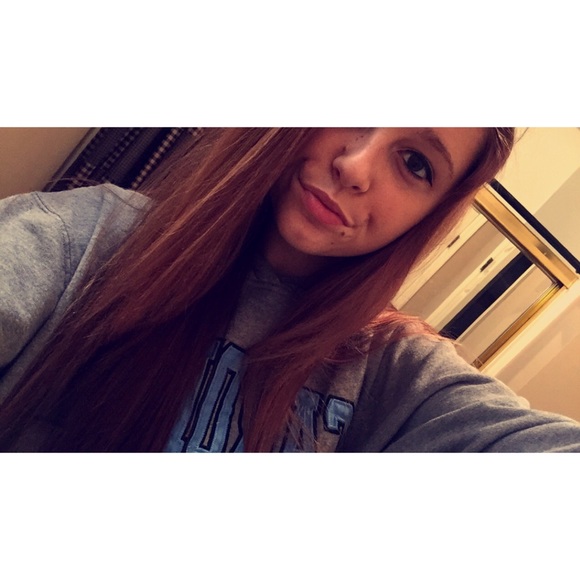 Lacey Summers - Poshmark Profile Picture of Lacey Summers (@laceysummers1) on Poshmark