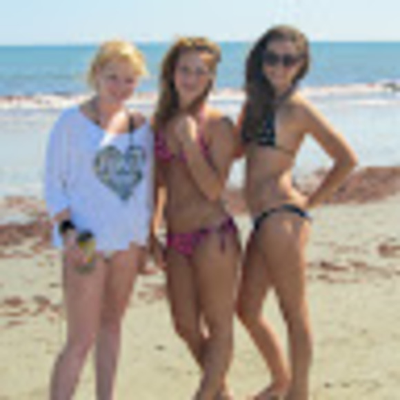 Profile Picture of Jenna Roncka (@jennazsilllyx) on Poshmark