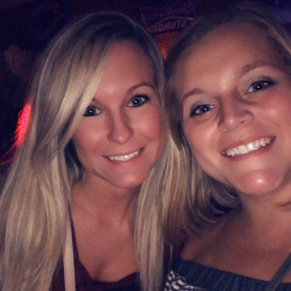 Profile Picture of Brianna Warning (@briannawarning) on Poshmark