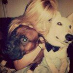 Profile Picture of Danielle Pedersen (@daniellelovemydog) on Instagram