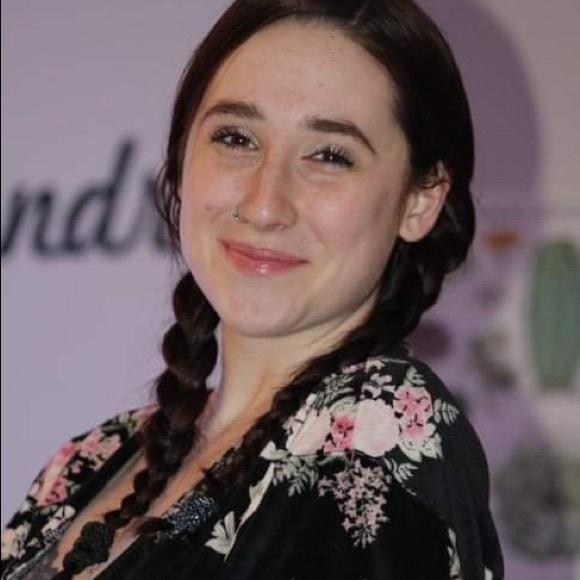 Profile Picture of Tara Tackley (@thriftedonmain) on Poshmark