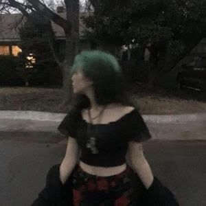 Profile Picture of ivyyclay (@ivyyclay) on Tiktok