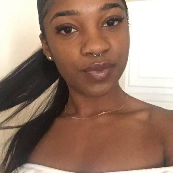 Profile Picture of Tyreena Campbell (@reenaariel) on Poshmark
