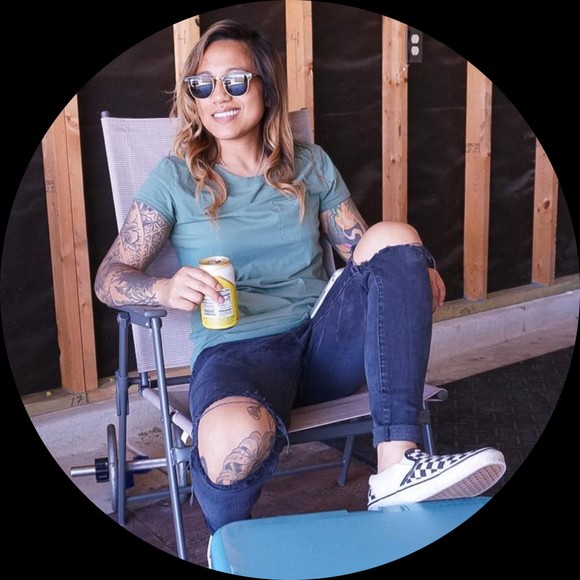 Profile Picture of Abigail Rosario (@rosarioabigail) on Poshmark