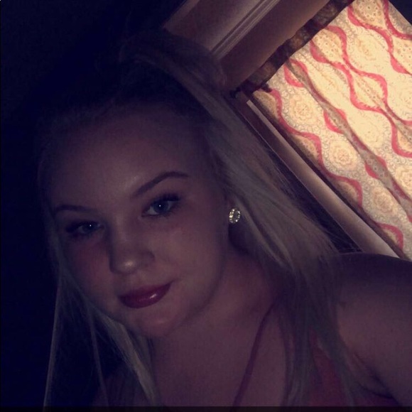 Katie Jinkins - Poshmark Profile Picture of Katie Jinkins (@katiejinkins) on Poshmark