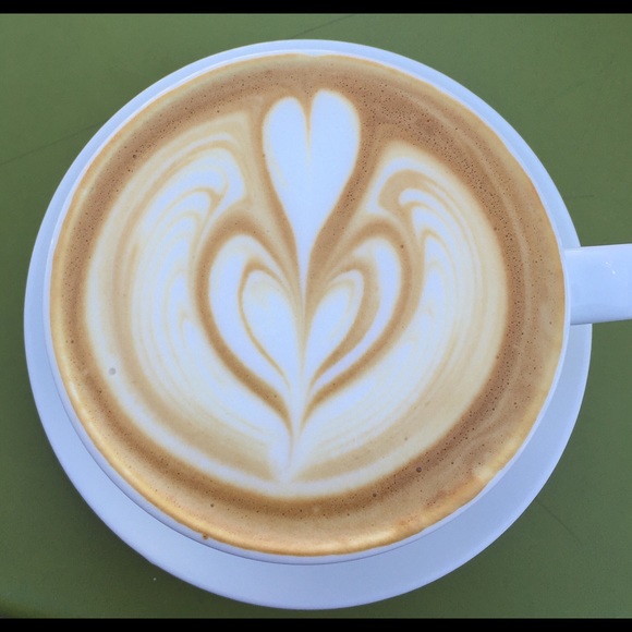 Profile Picture of Juliet Caine (@julietcaine) on Poshmark