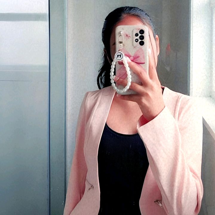 Profile Picture of Raksha Singh (@rakshasingh065) on Tiktok