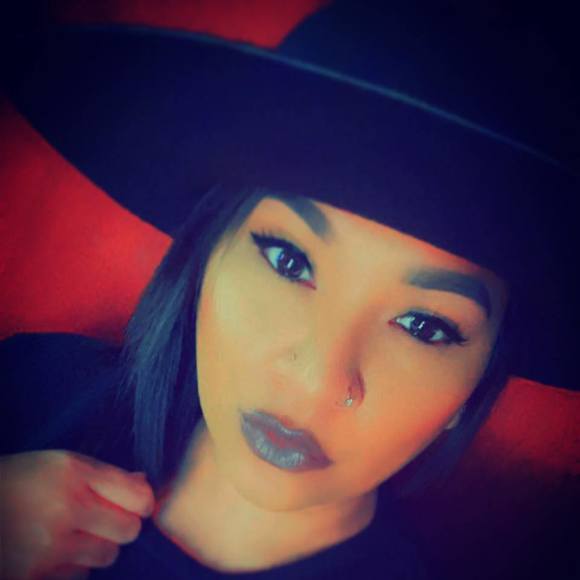 Profile Picture of Neomi Ferniza (@neomif) on Poshmark