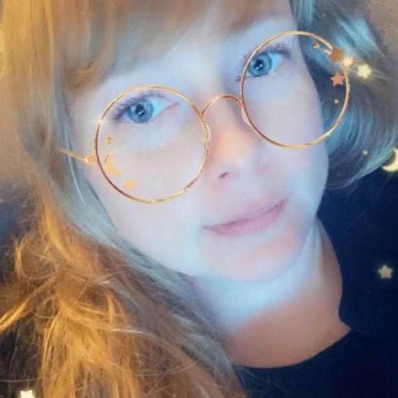 Profile Picture of Jessica Carlisle keith (@jfkeith) on Poshmark