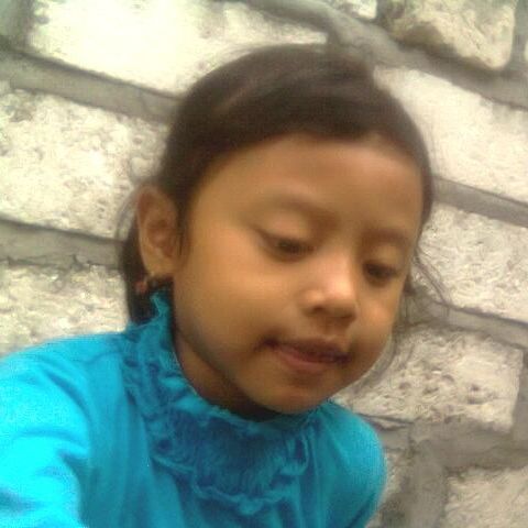 Profile Picture of fani (@tiponny) on Tiktok