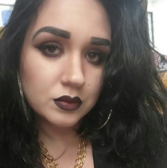 Profile Picture of Leeah Rye (@cileahsmom1222) on Poshmark