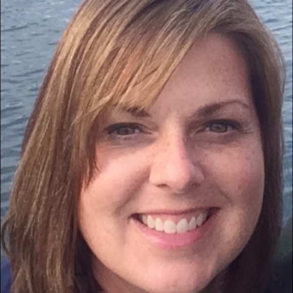 Profile Picture of Lori Tobias (@loritobias) on Poshmark