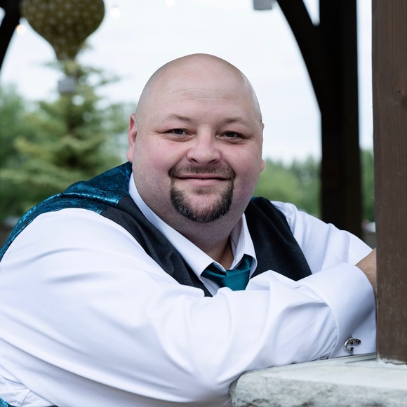 Profile Picture of Chad Tkachuk (@arnaildojaylaro) on Poshmark