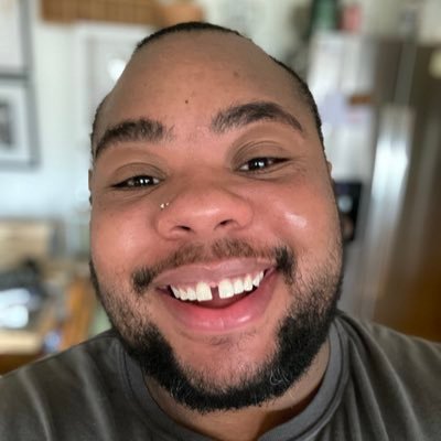 Profile Picture of Devyn Brown (@HugLyfe) on Twitter