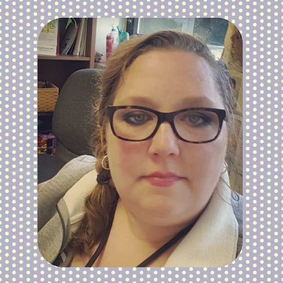 Profile Picture of Kim Zander (@marc0527) on Poshmark