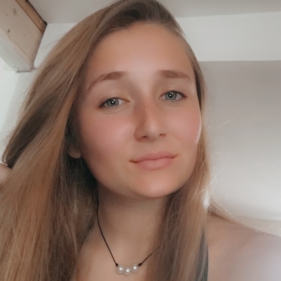 Profile Picture of Taylor Matlock (@taylormatloc481) on Poshmark