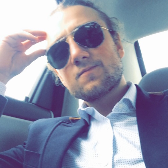 Profile Picture of Robby Adams (@radams35) on Poshmark