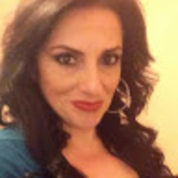 Profile Picture of Katrin Eskandary (@esykat1) on Poshmark