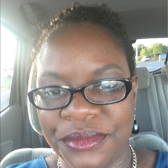 Carlotta Collins - Poshmark Profile Picture of Carlotta Collins (@carlotta1976) on Poshmark