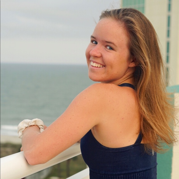 Gracie White - Poshmark Profile Picture of Gracie White (@gracie_white888) on Poshmark