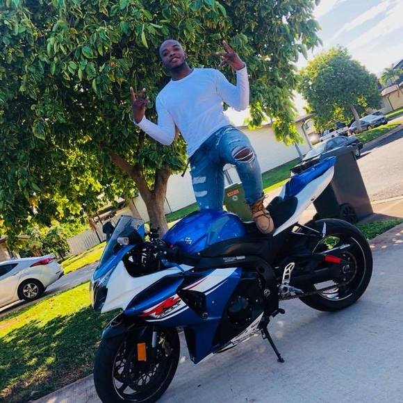 Profile Picture of Wayne Bates (@la4l93_) on Poshmark