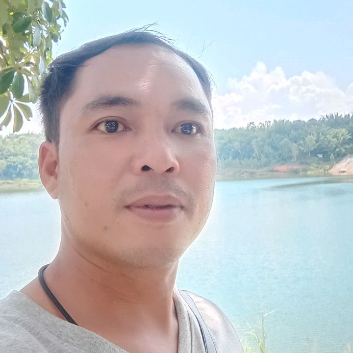 Profile Picture of จิรายุทธ ท้ีมงานอั่ง (@thethomsonloongjobs) on Tiktok