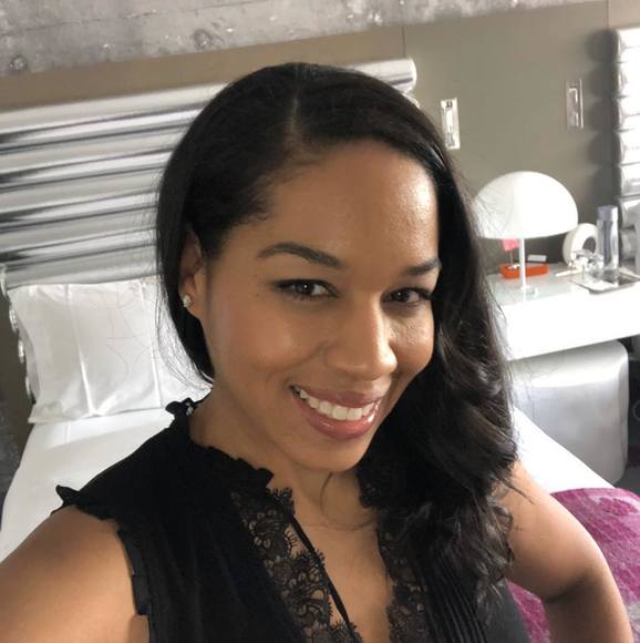 Profile Picture of Tia Link (@link1980) on Poshmark