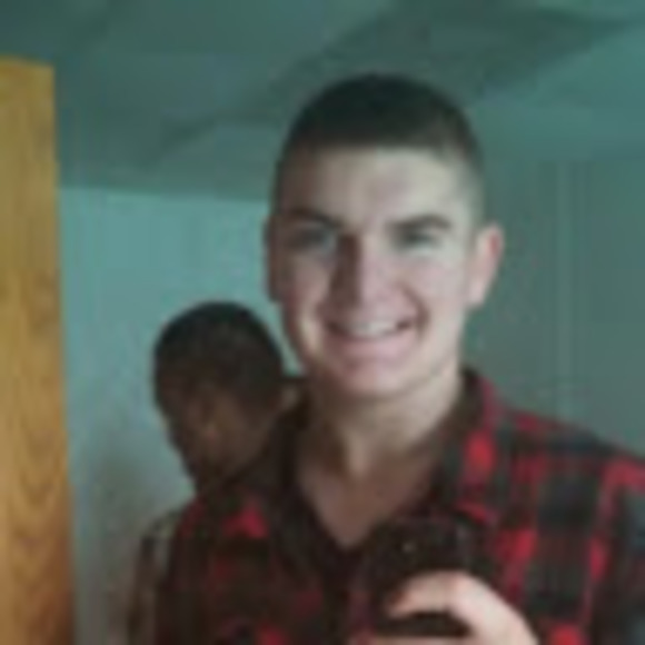 Naby arme Drommel - Poshmark Profile Picture of Naby arme Drommel (@wearallthehats) on Poshmark