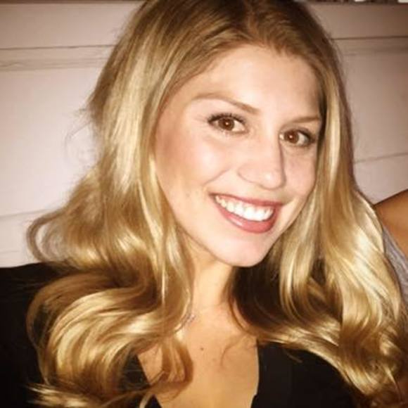 Profile Picture of Lauren Nehf (@laurennehf) on Poshmark