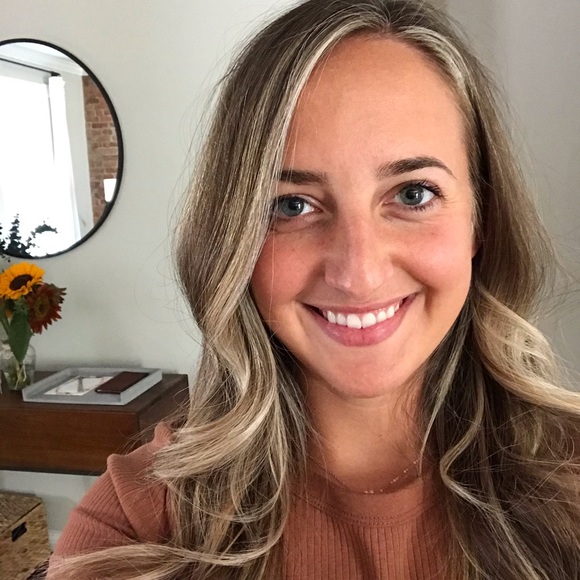 Profile Picture of Jillian Watkins (@jwatkins12) on Poshmark