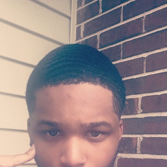 Profile Picture of Arthur Mitchell (@arthurpurple) on Poshmark