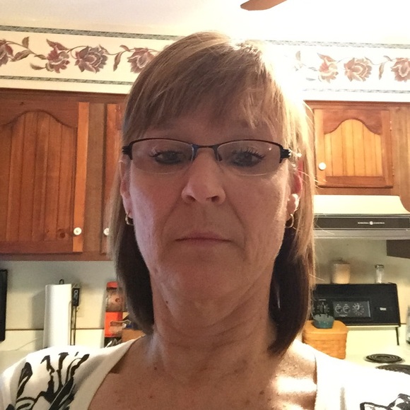 Profile Picture of Linda Tumilty (@lktumilty) on Poshmark