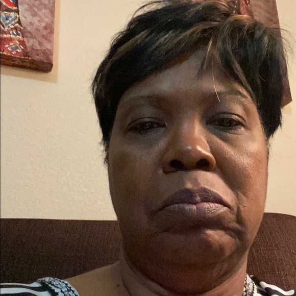 Profile Picture of Jean Kyle (@jean_kyle) on Poshmark