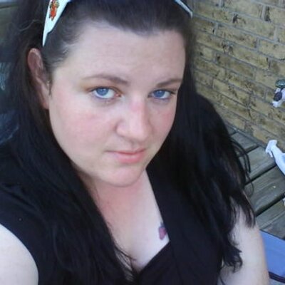 Profile Picture of Annie Burks-Garcia (@amburks1980) on Twitter