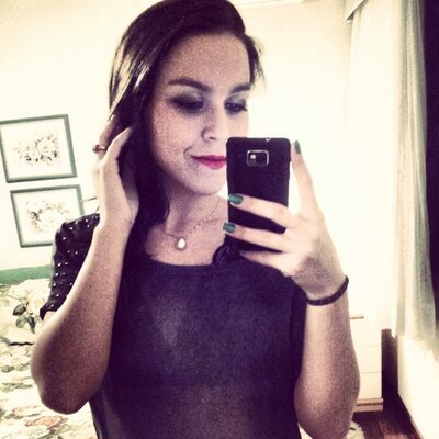 Profile Picture of Mariana Thompson (@mari_thomp) on Twitter