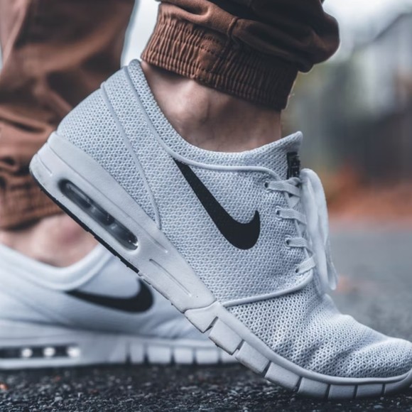 Profile Picture of Ty Heward (@guestusewr) on Poshmark