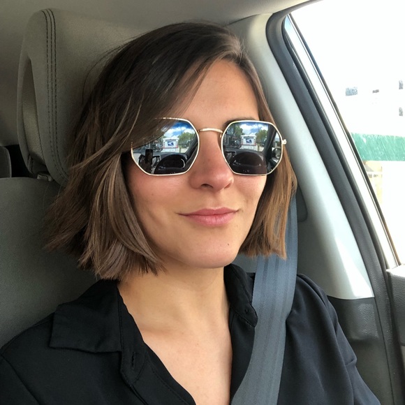 Profile Picture of Julia Angel (@juliaangel) on Poshmark