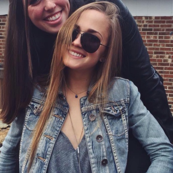 Profile Picture of Julia Klebe (@juliaklebe) on Poshmark
