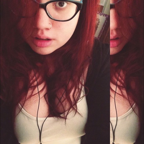 Profile Picture of Brianna Valentin (@briilynnxo) on Poshmark