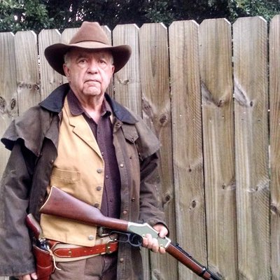 Profile Picture of D.A. Grady (@dagsnotes) on Twitter