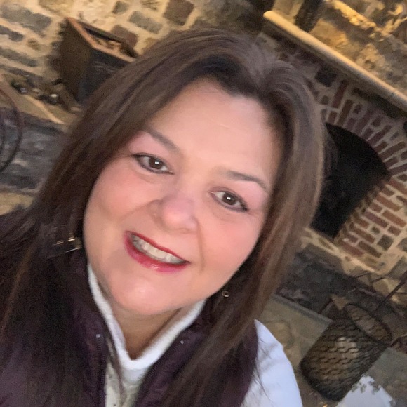 Profile Picture of Dawn Testa (@testadawn) on Poshmark