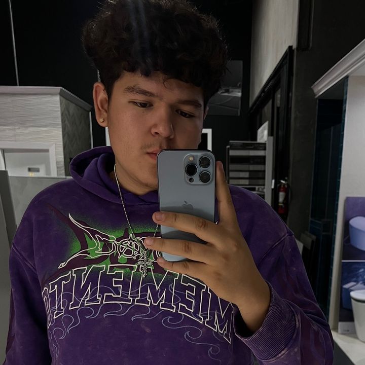 Profile Picture of Jimmy🧃 (@jimmittooo) on Tiktok