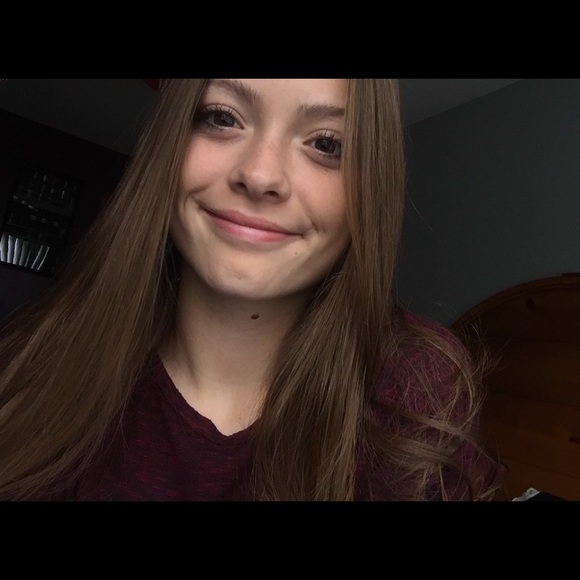 Profile Picture of Jordyn Banek (@jbanek2000) on Poshmark