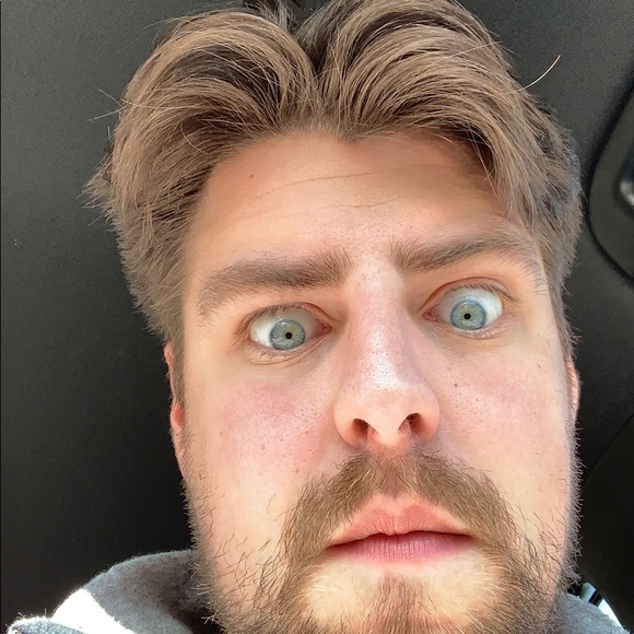 Profile Picture of Mike Doot (@mikedoot) on Poshmark