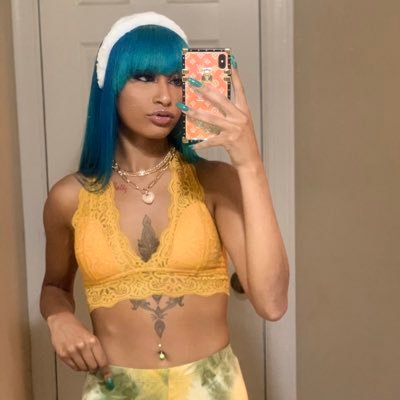 Profile Picture of Monet’ Mcclinton (@PillsAndRemy) on Twitter